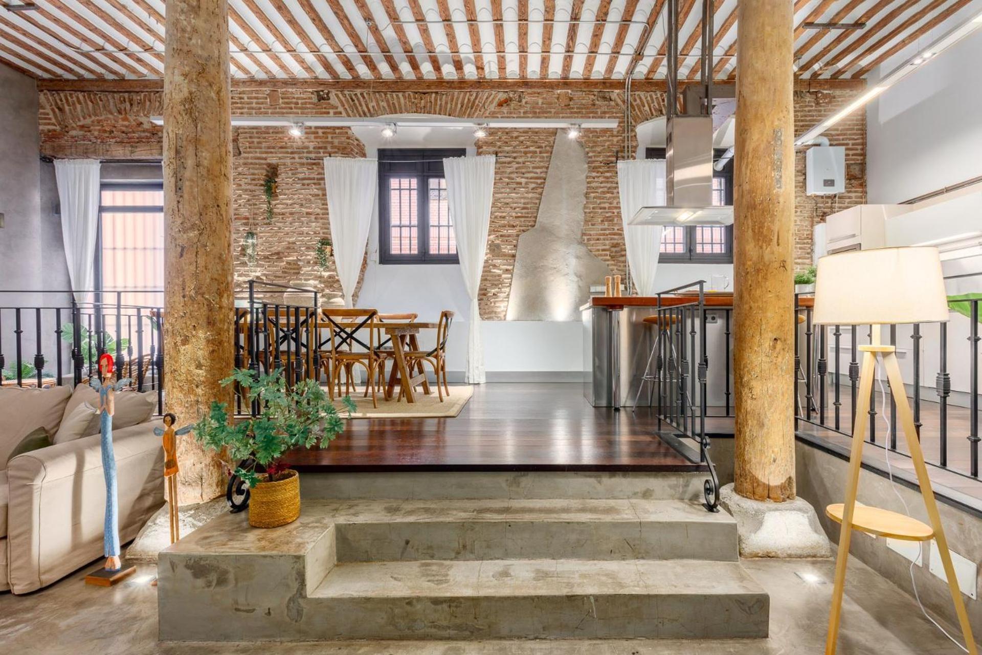 Boho-chic Loft In A Legendary 17th-century 'trap House Madrid