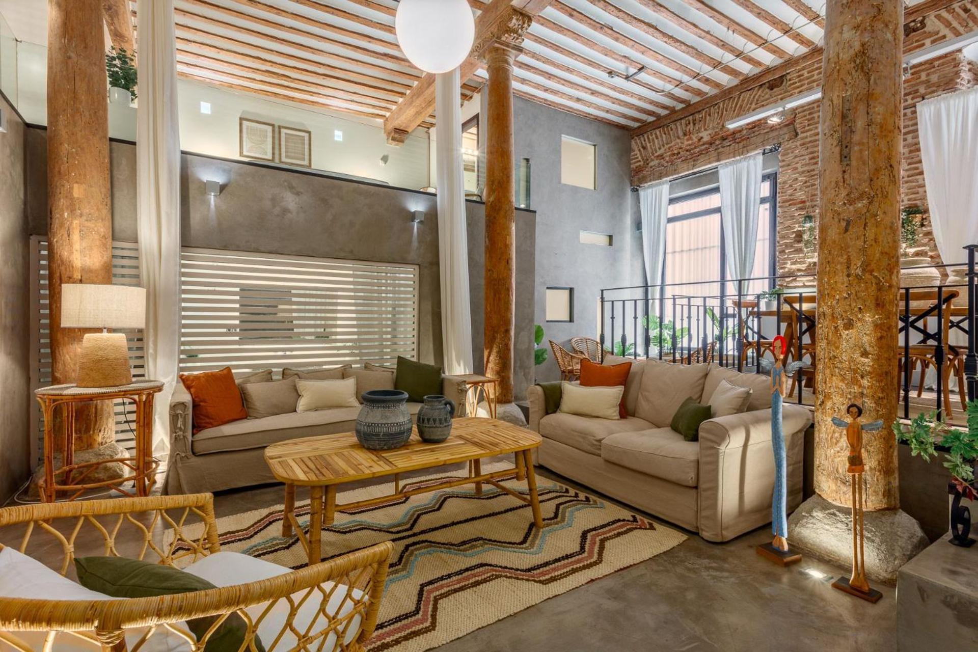 Boho-chic Loft In A Legendary 17th-century 'trap House Apartment Madrid