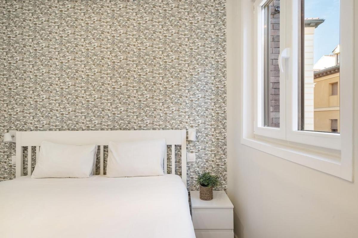 Apartment Modern, Brand-new For 4 In Letras - Huertas *