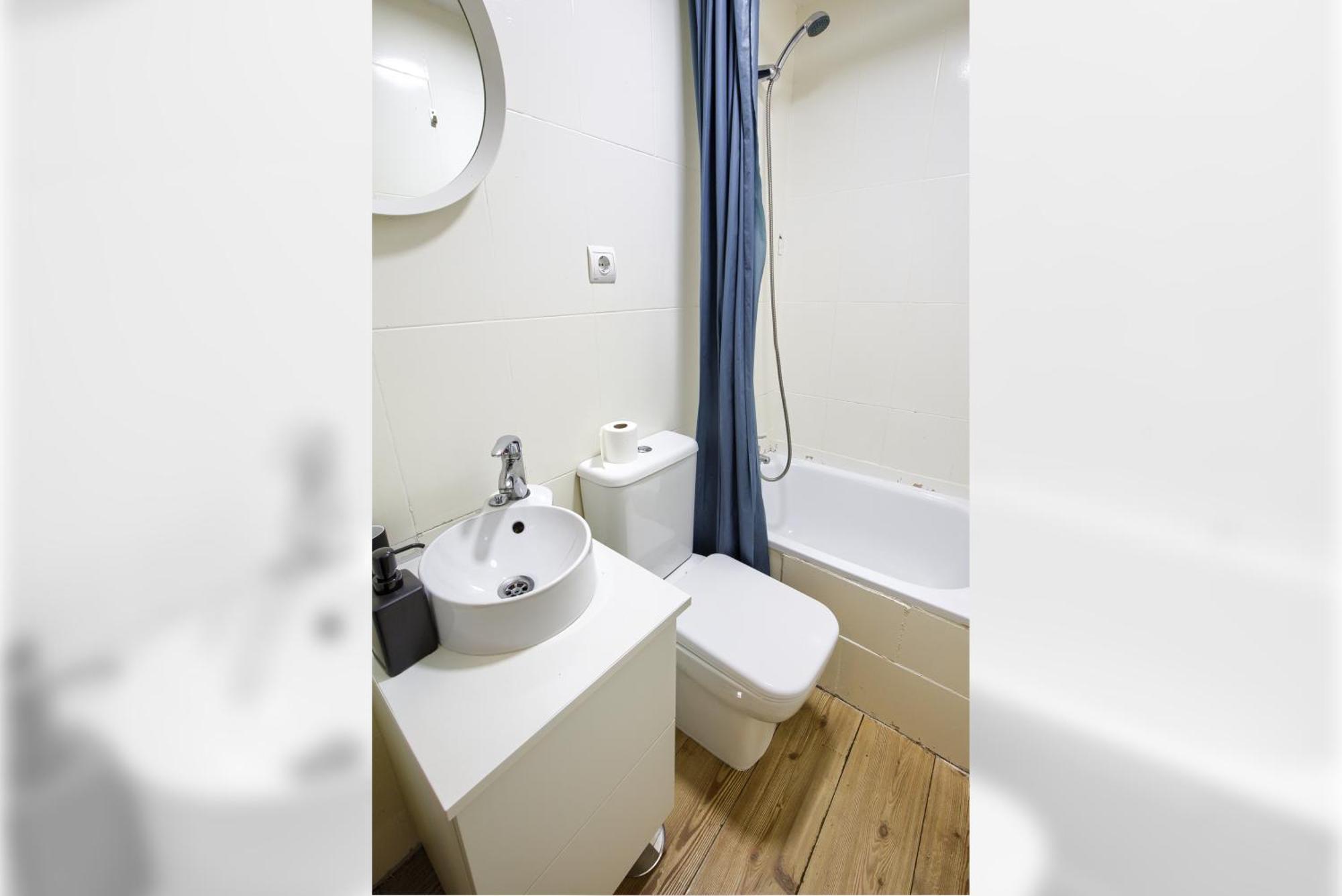 Intimo Estudio En Madrid, Centro, 2pax, Wifi & Tv Apartment Madrid