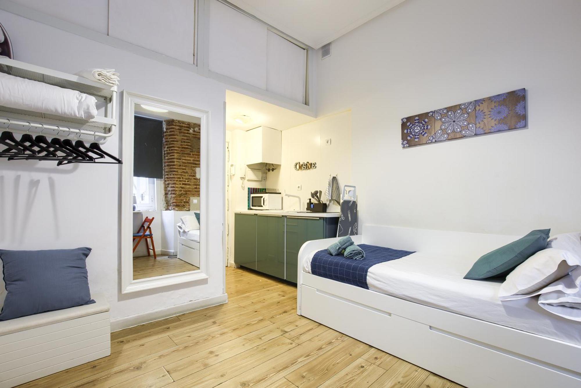 Intimo Estudio En Madrid, Centro, 2pax, Wifi & Tv Apartment Madrid