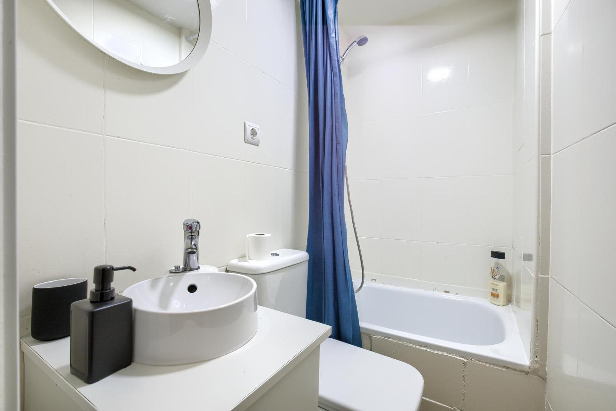 Apartment Intimo Estudio En Madrid, Centro, 2pax, Wifi & Tv Madrid