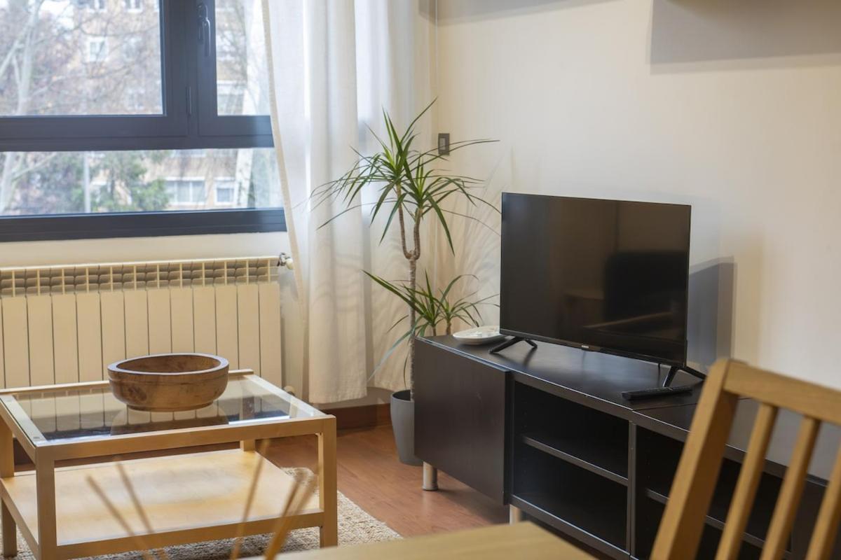 Apartment For Charming 1bedroom Gym Temporal Sres531i Madrid