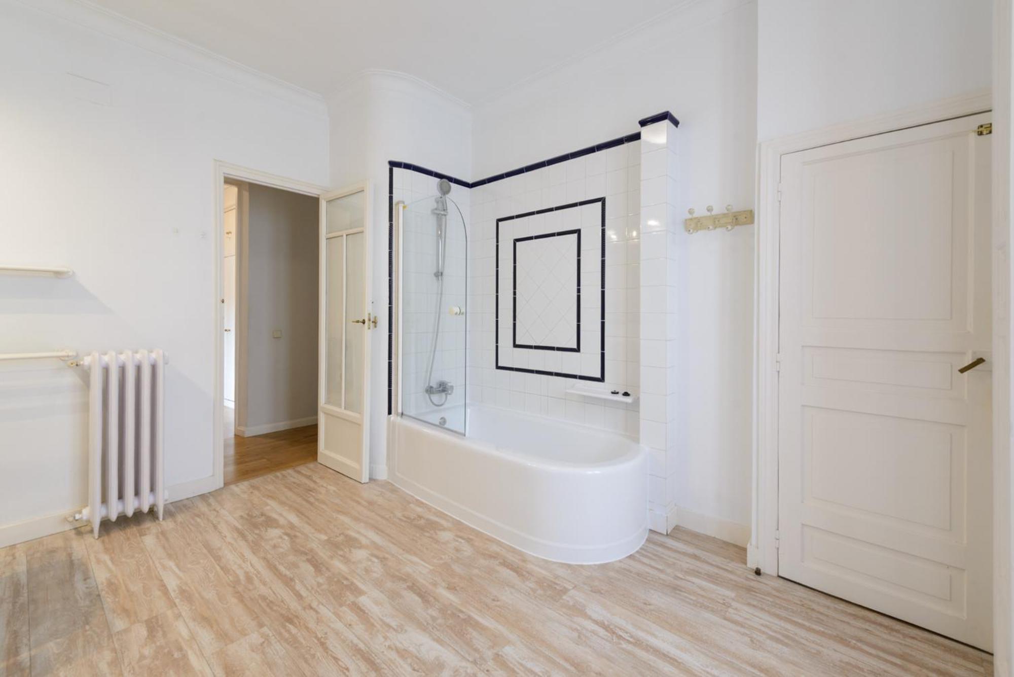 170m2 Muy Amplio Y Lujoso- 1 Min Plaza Mayor Apartment *