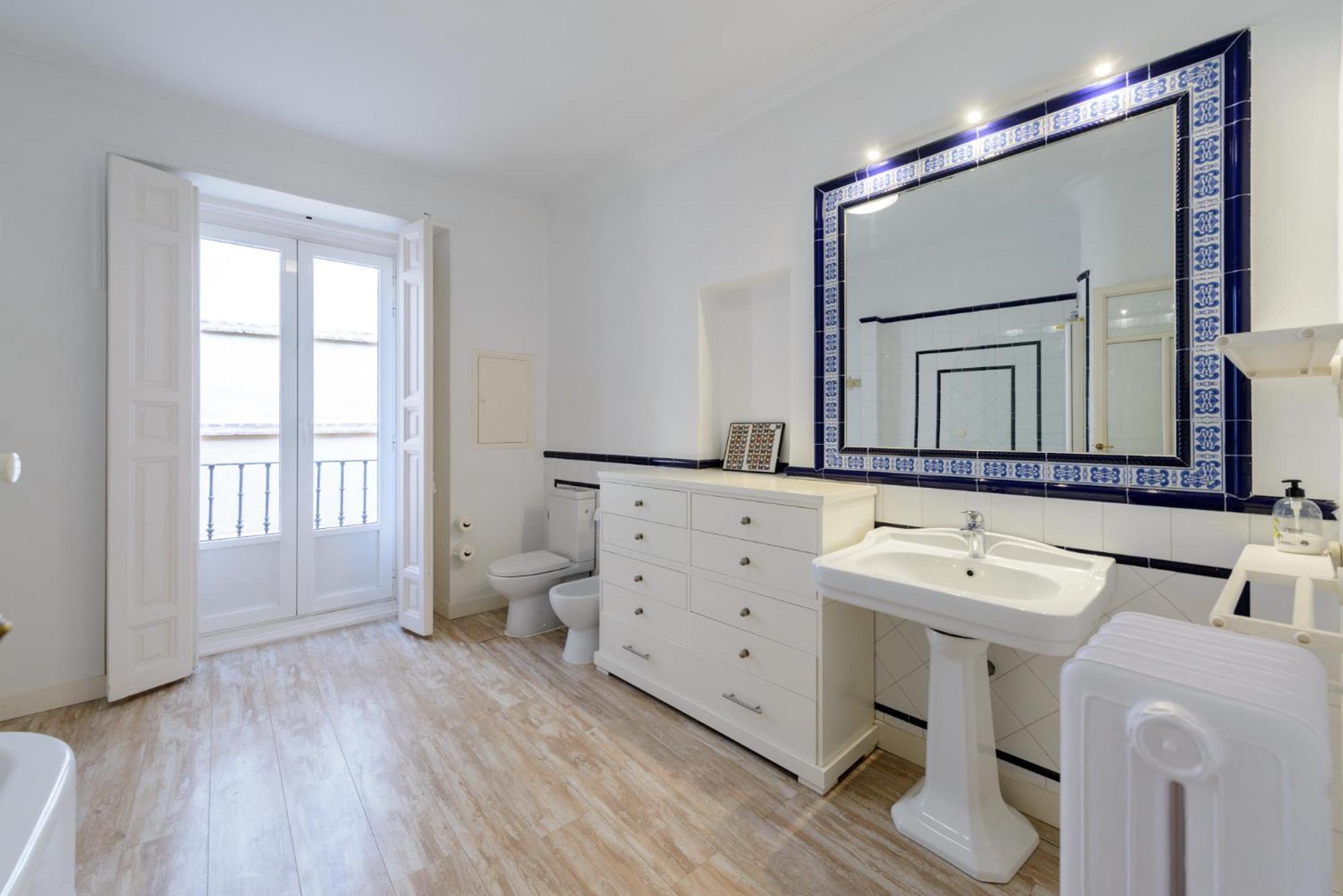 Apartment 170m2 Muy Amplio Y Lujoso- 1 Min Plaza Mayor