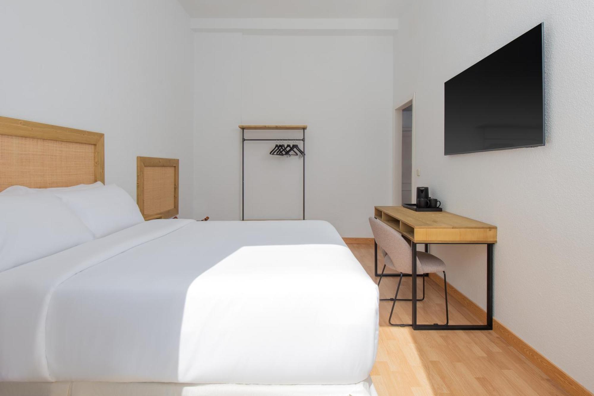 Luthia Puerta Del Sol Hostel Madrid