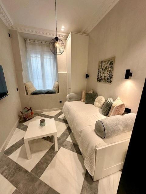Estudio A Estrenar En Huertas Madrid