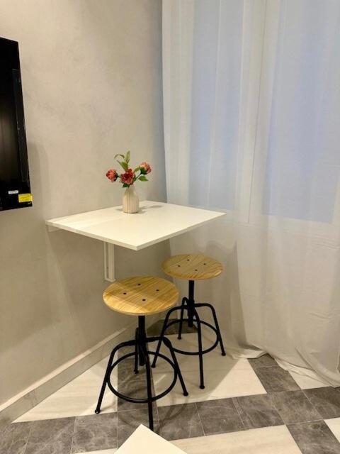 Encantador Estudio En Huertas Apartamento