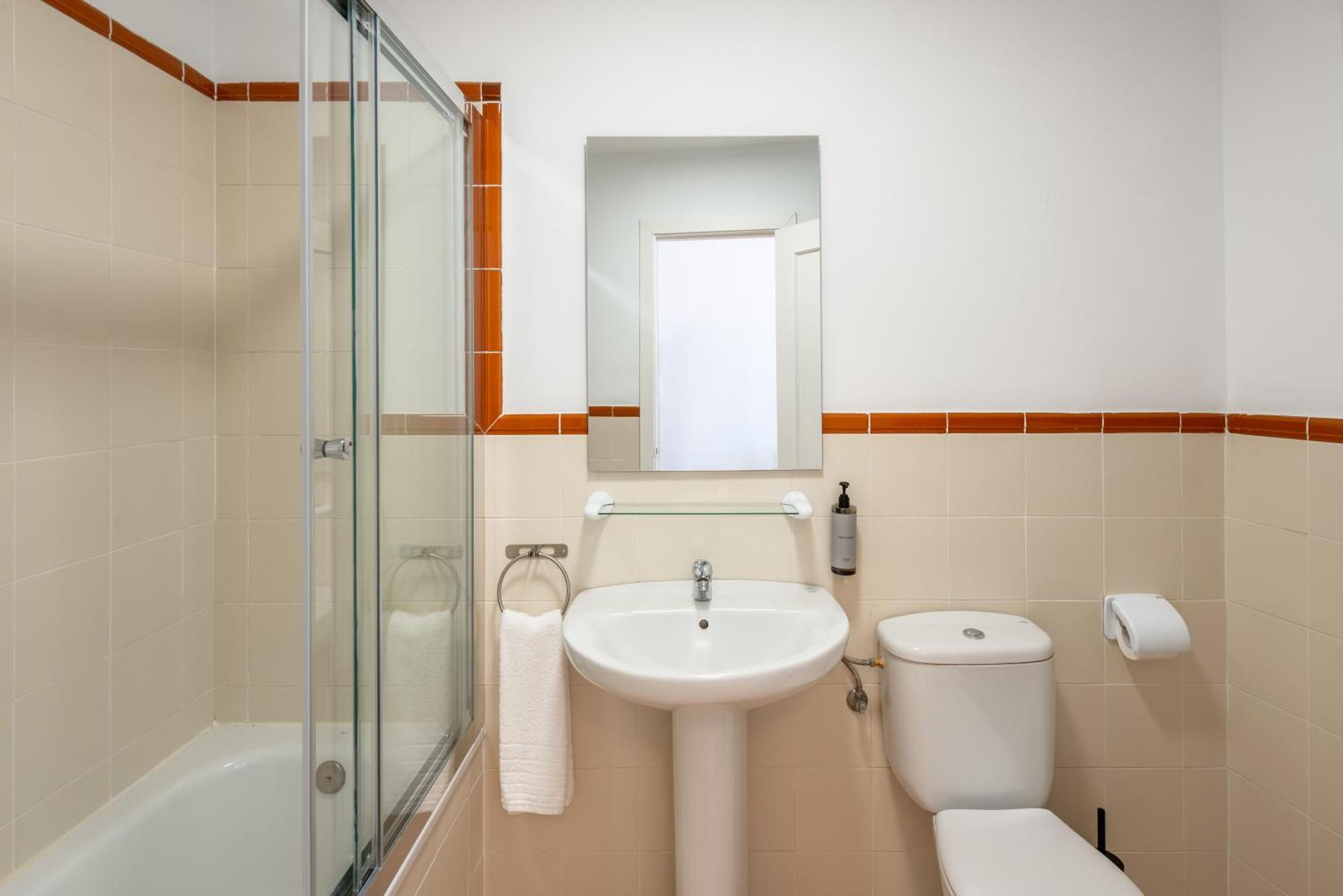 Hostel Luthia Puerta Del Sol Madrid