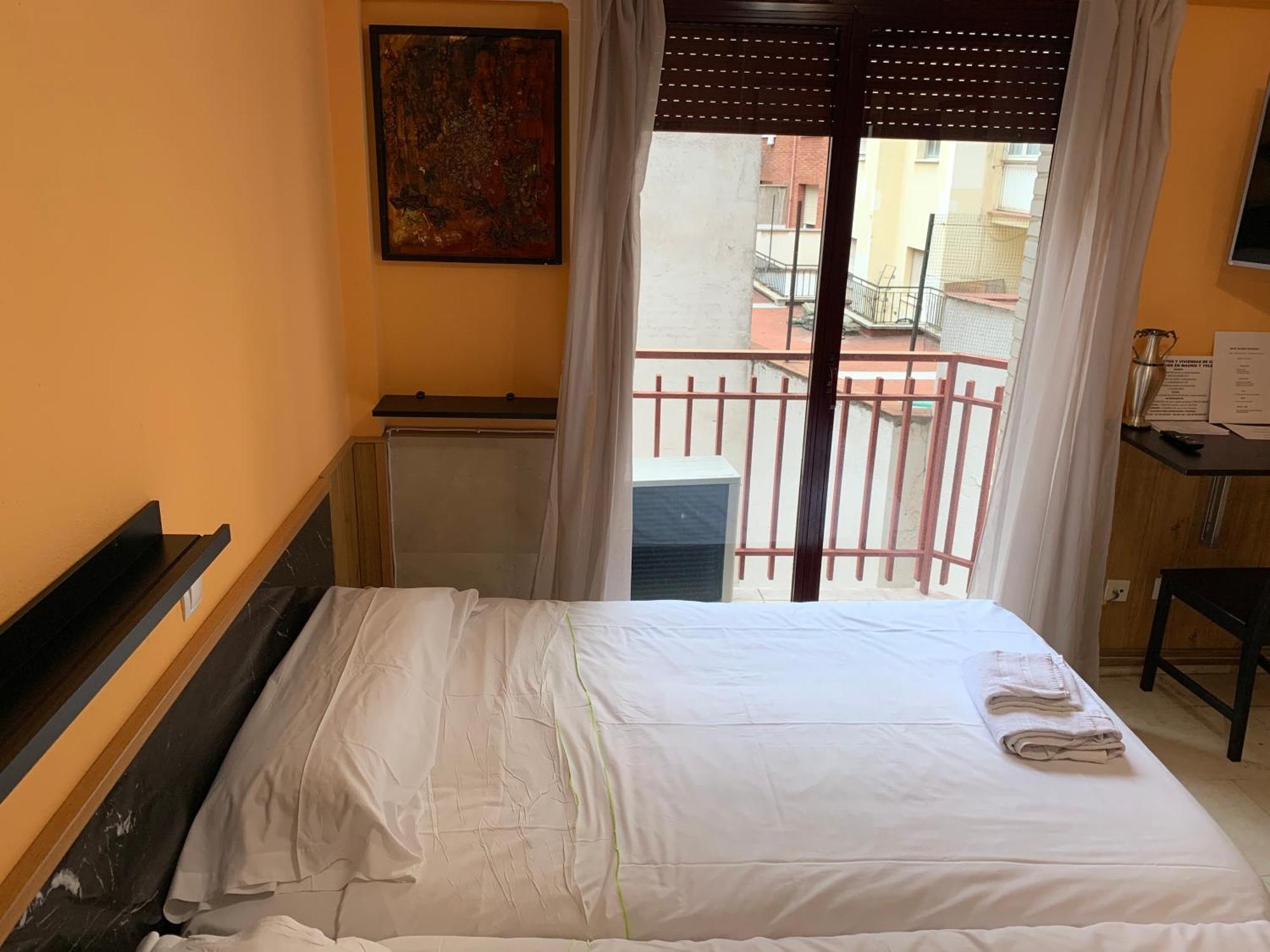 Y Estudios Torr En - Chamartin Con Wifi Gratis Apartment