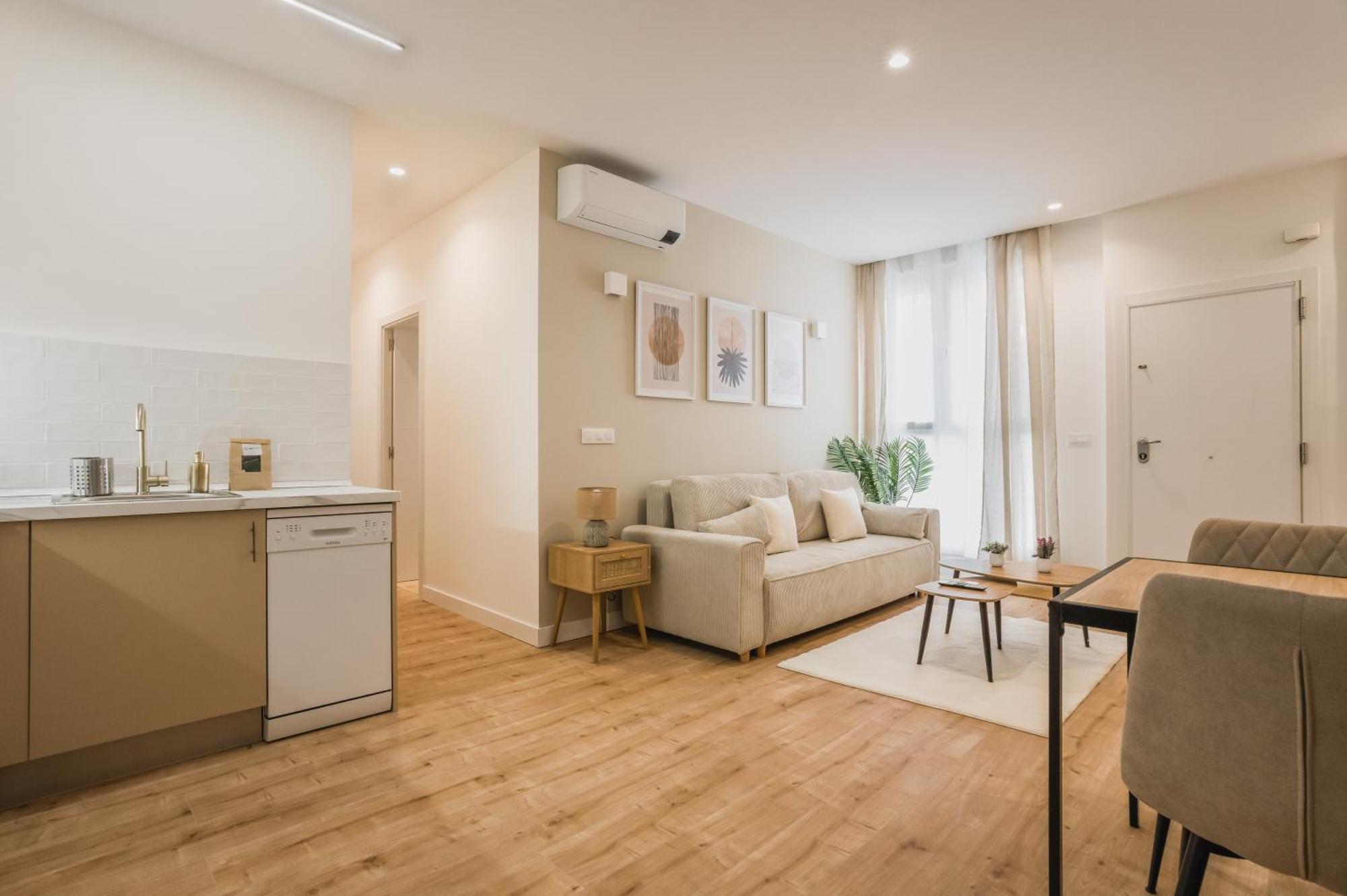 Apartment Spacious Stylish - 2bd 1bth - Cuatro Caminos Madrid