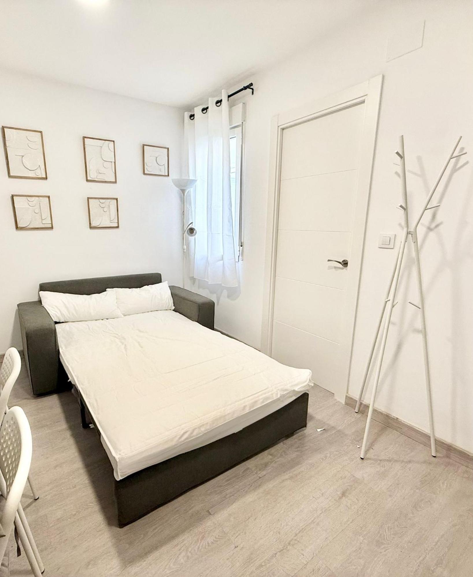 Amch Metro Avenida De America 11 Apartment