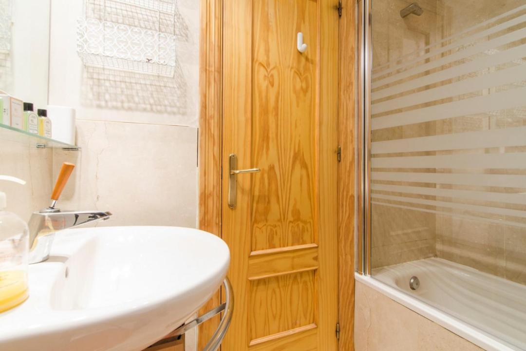 Apartment 1 Bedroom 1 Bathroom Furnished - Chueca - Bright In Downtown Area - Mintystay Madrid