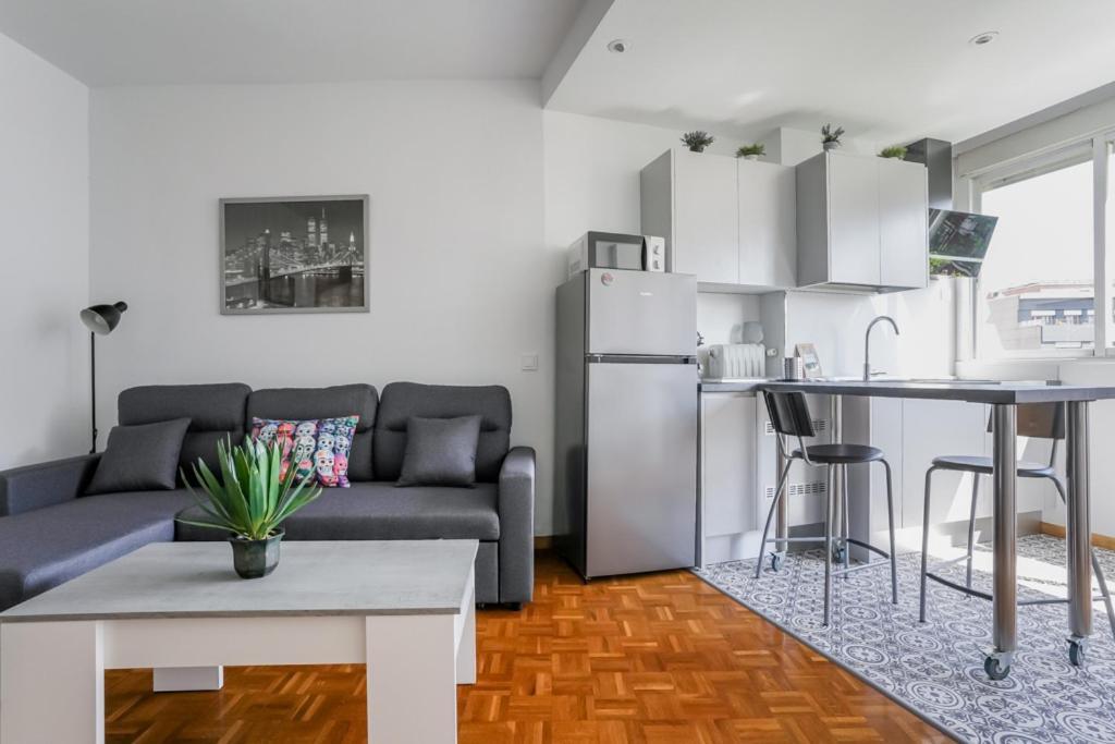 Cozy And Bright - 1 Bedroom 1 Bathroom - Salamanca Apartment *