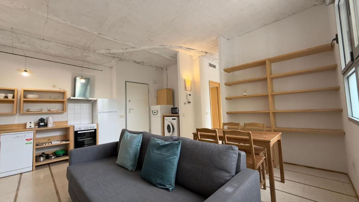 Apartment Stylish Flat With Natural Light For 4 Pax - Lr1 *