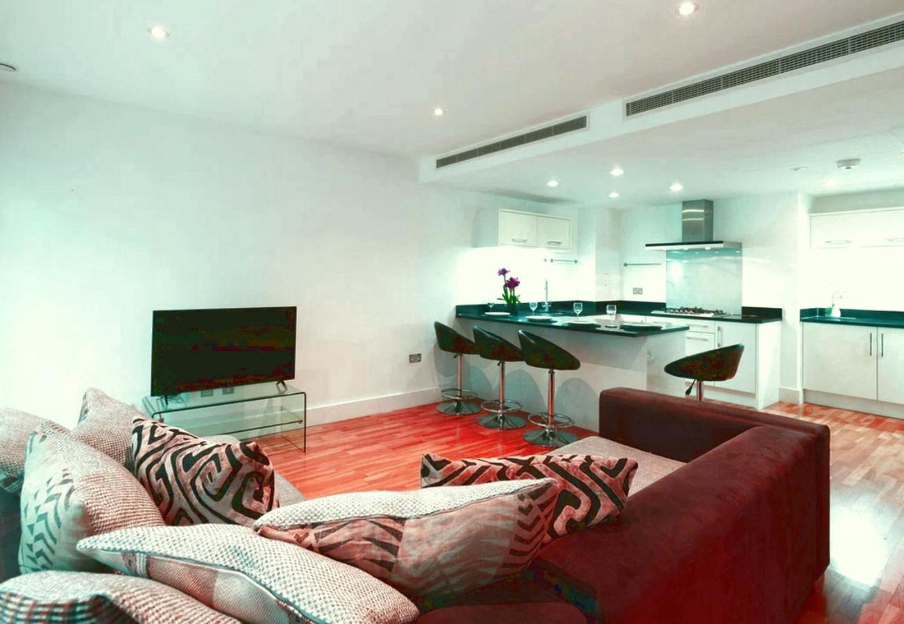 4 Bedrooms Puerta De Alcala * Madrid