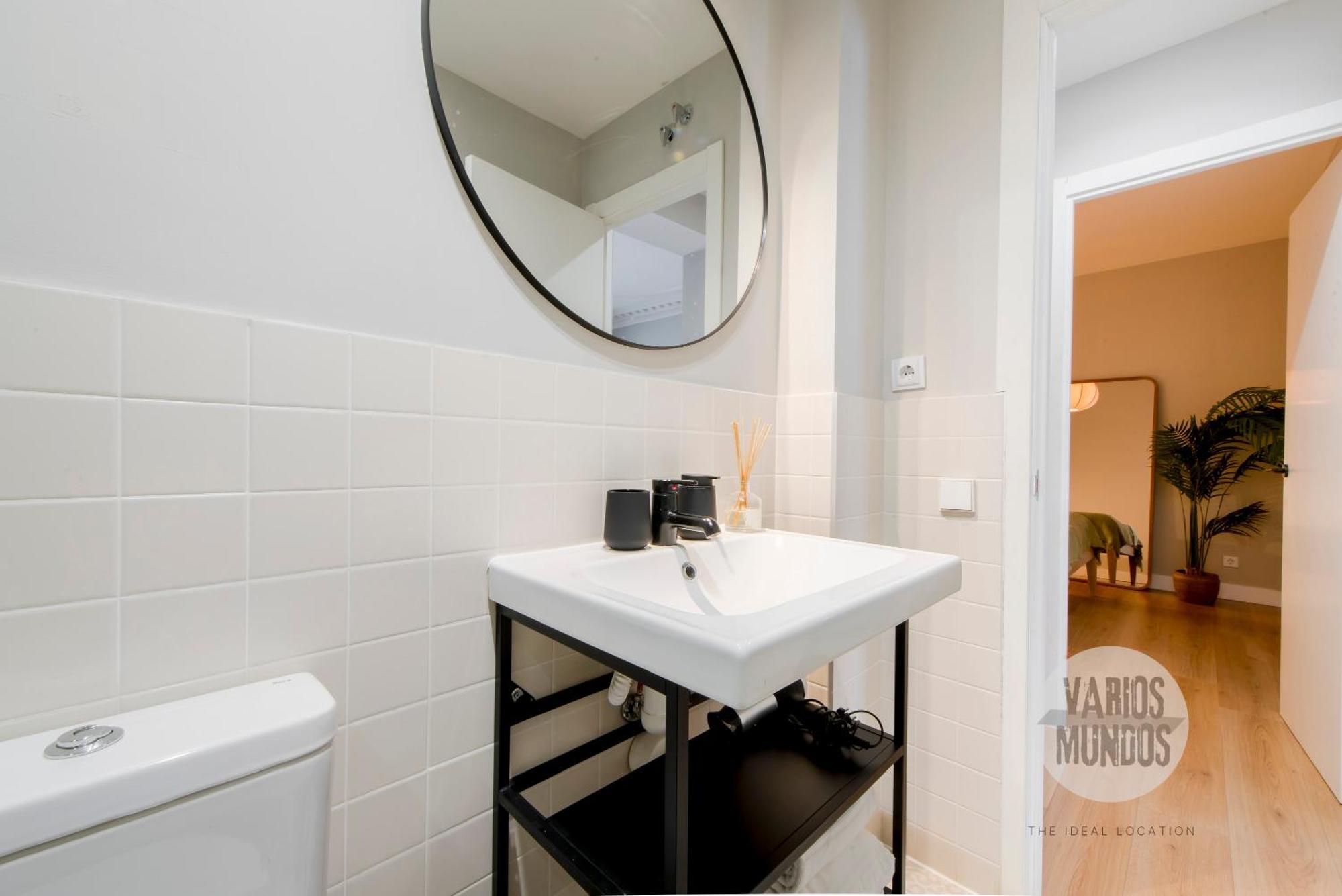 Apartment Vive El Retiro Para 7 Desde Alberto Bosch 14 E1 Madrid