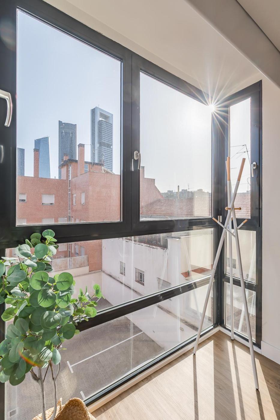 Caterina Cuatro Torres Apartment