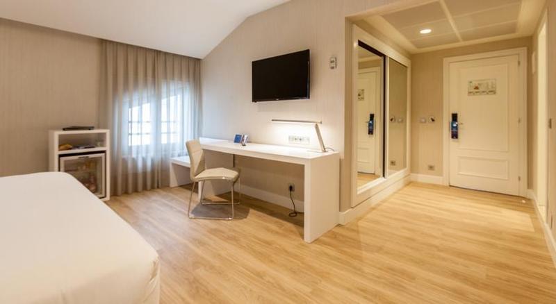 Hotel Nh Ventas 4*