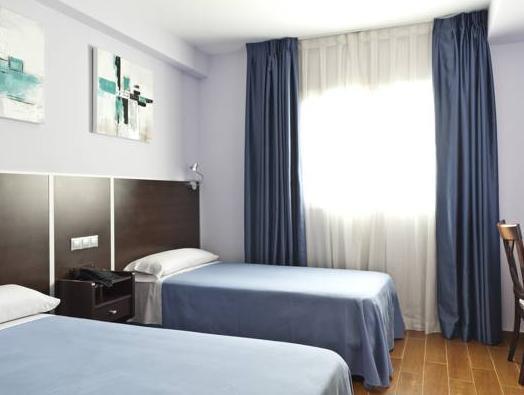Avenida Barajas 3* Madri