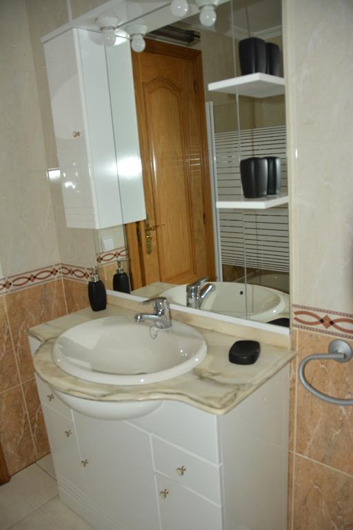 Apartment For Barrio Del Pilar Temporal Sar28 Madrid
