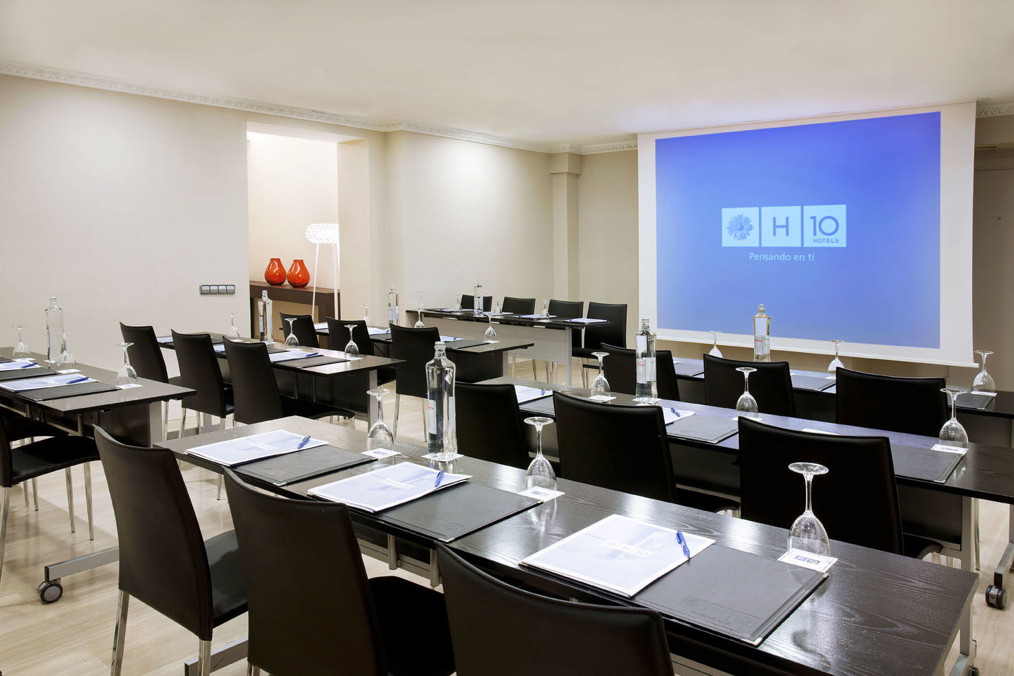 Boutique H10 De La Reina 4*