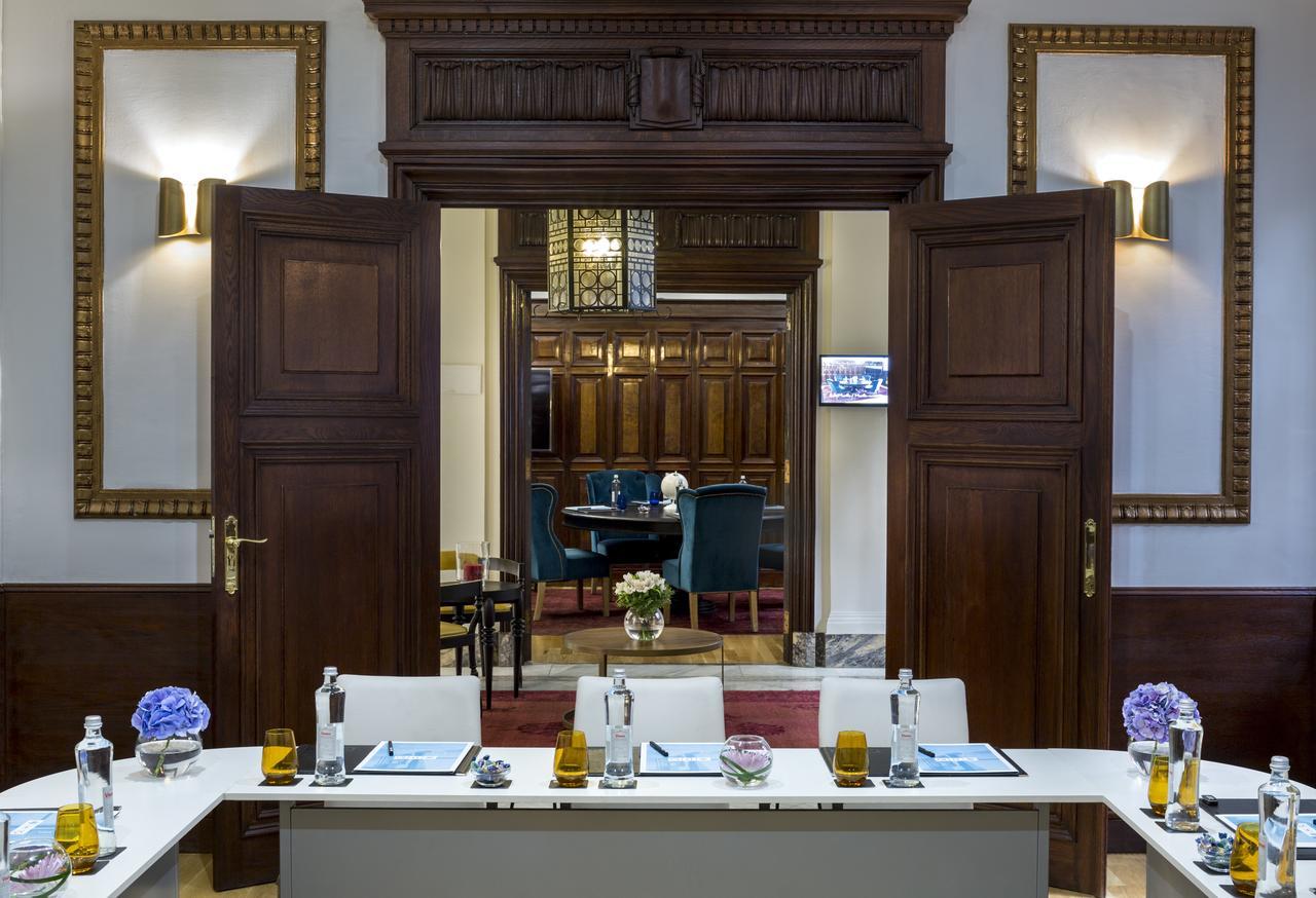 Boutique H10 De La Reina Hotel 4*