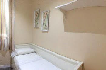 Hotel Aqui Me Quedo Madrid