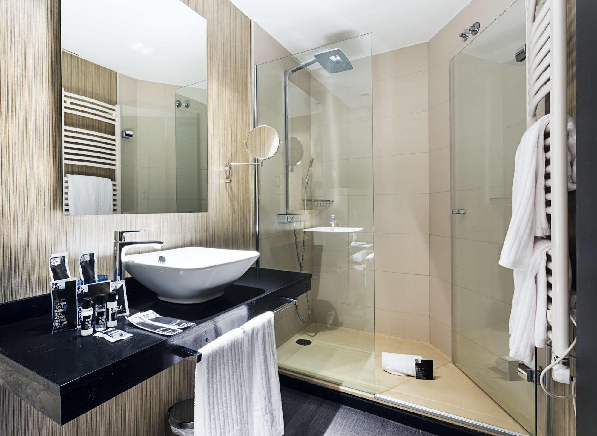 Hotel One Shot Luchana 4*