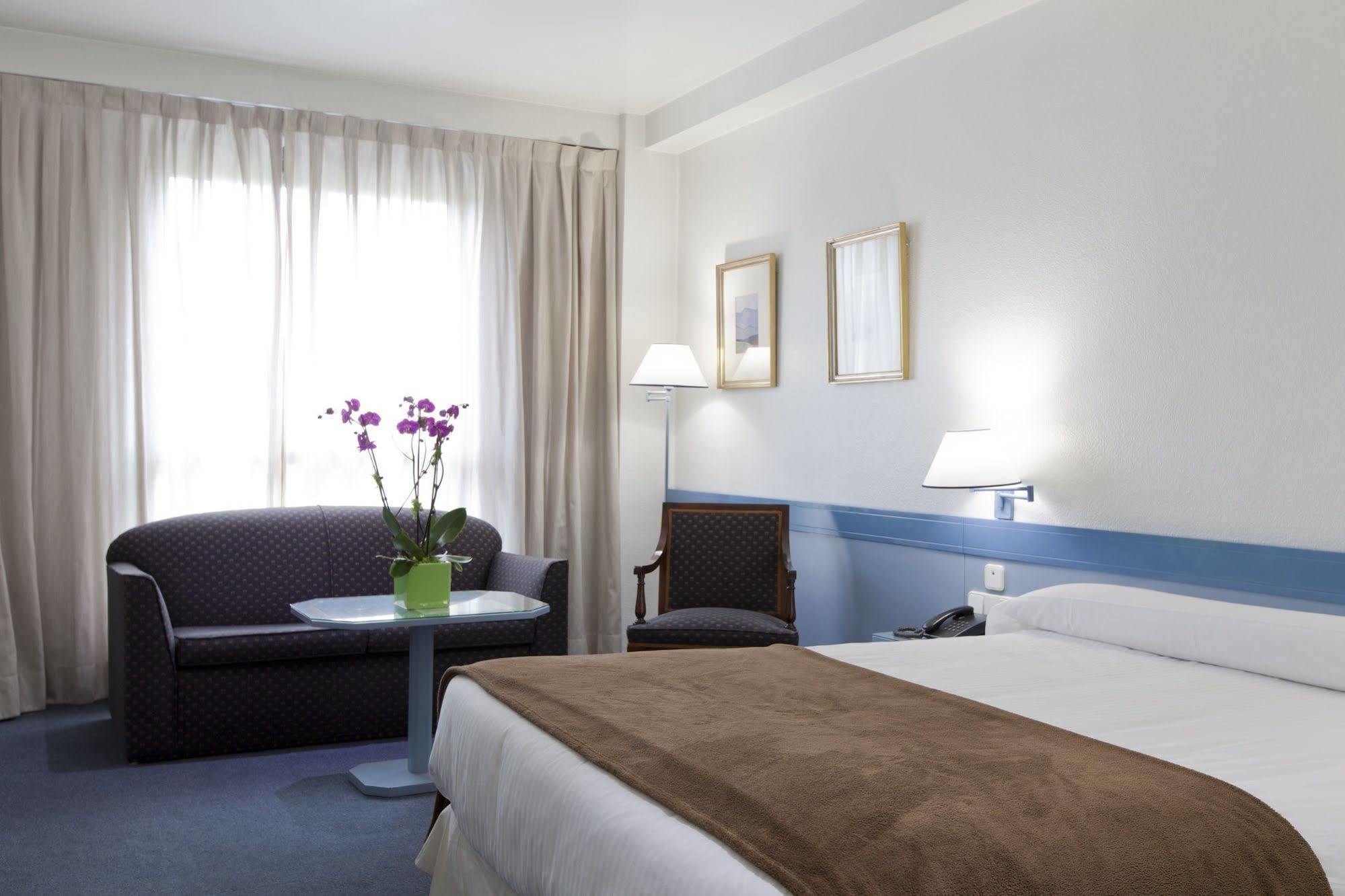 Espahotel Plaza De Espana 3*