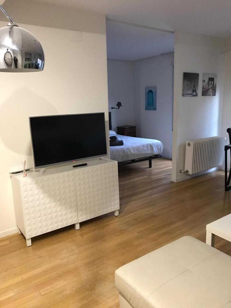 Calle Fernan Gonzalez Apartment *