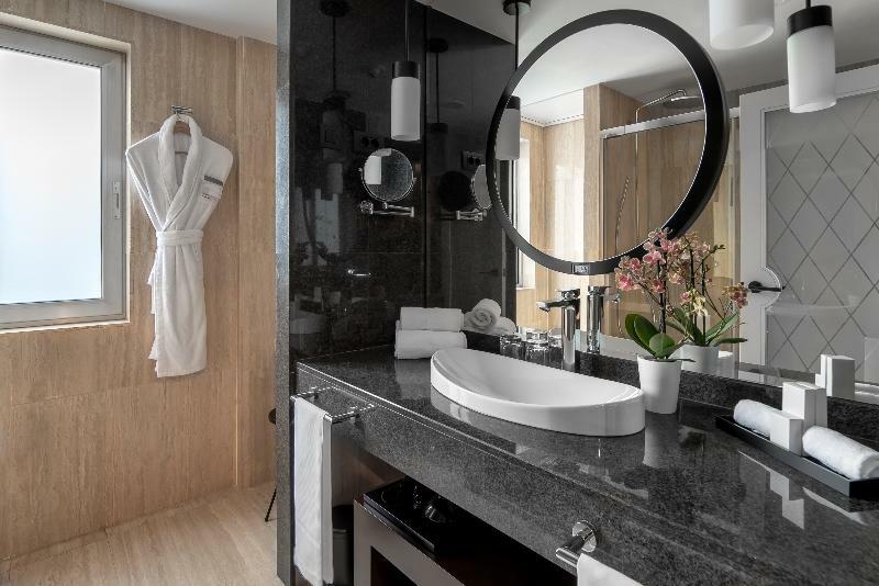 Hyatt Regency Hesperia 5*
