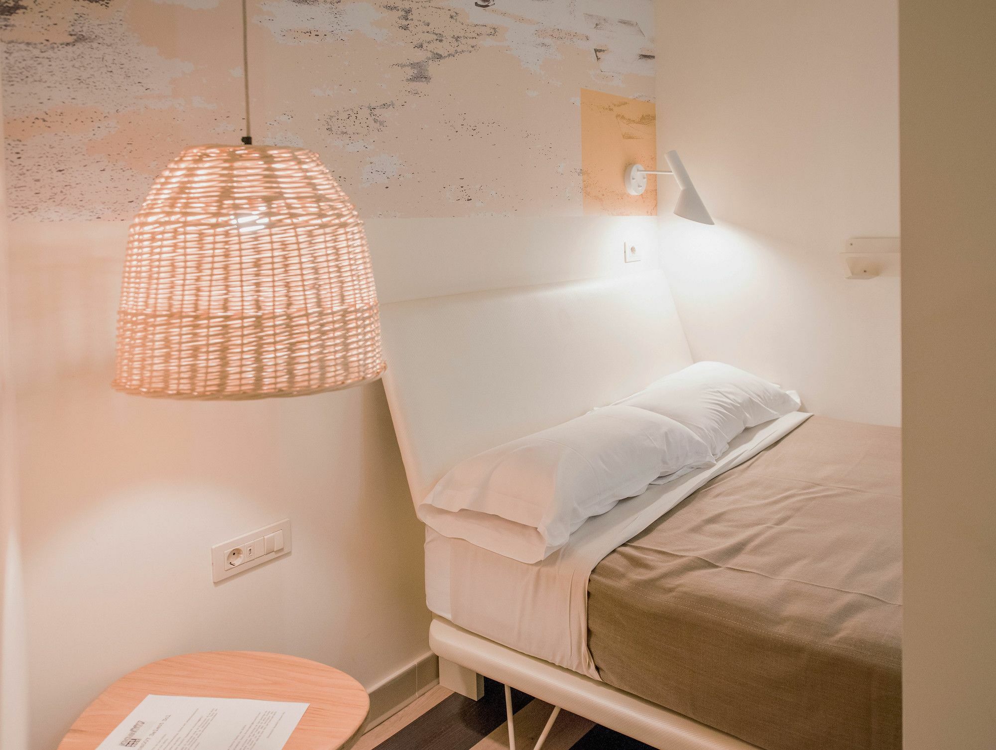 Room Select Sol Madrid