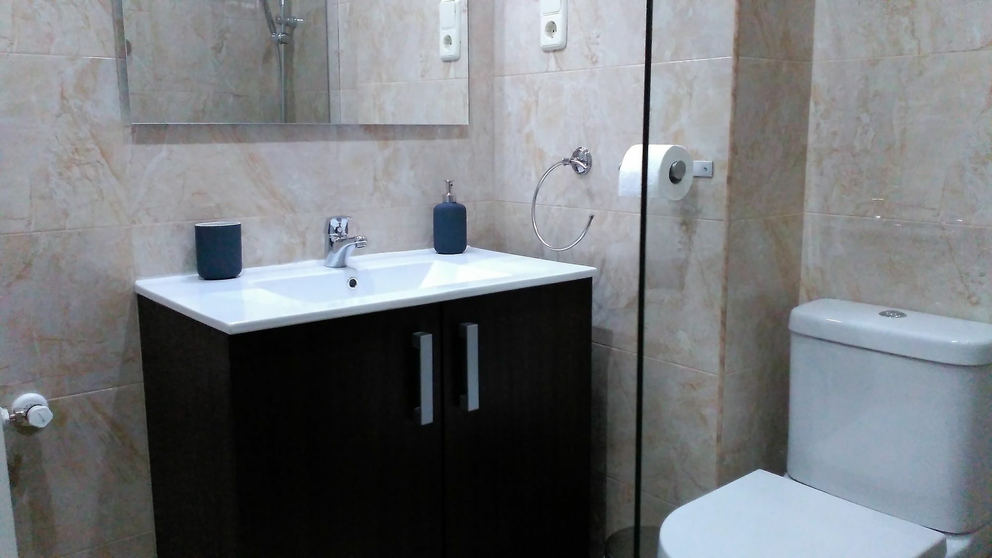 Rent 3 Apartment *