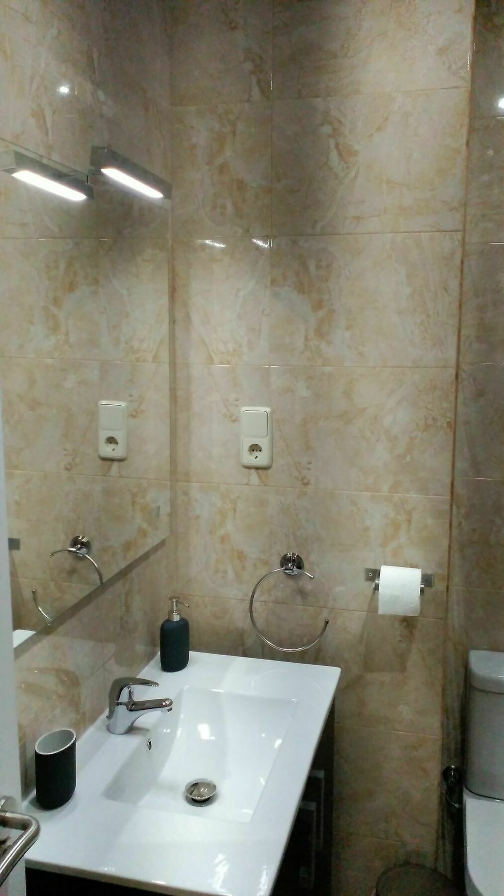 Apartment Rent 3 *