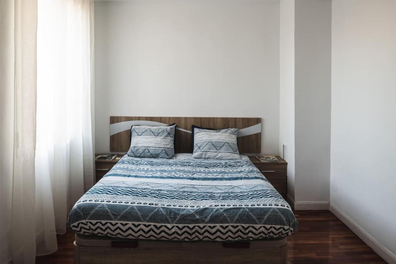 Atico Con Vistas A La Puerta De Alcala Apartamento *