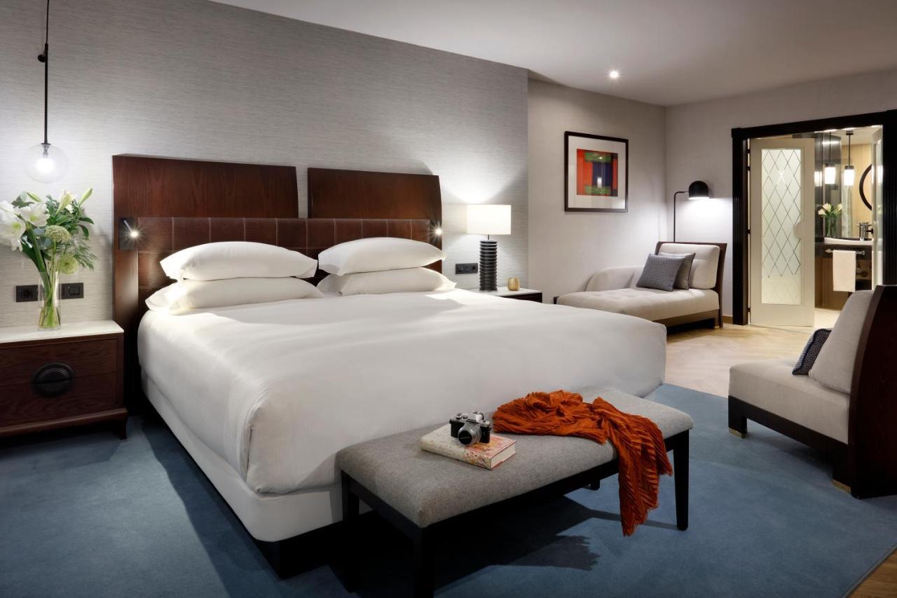 Hyatt Regency Hesperia Hotel
