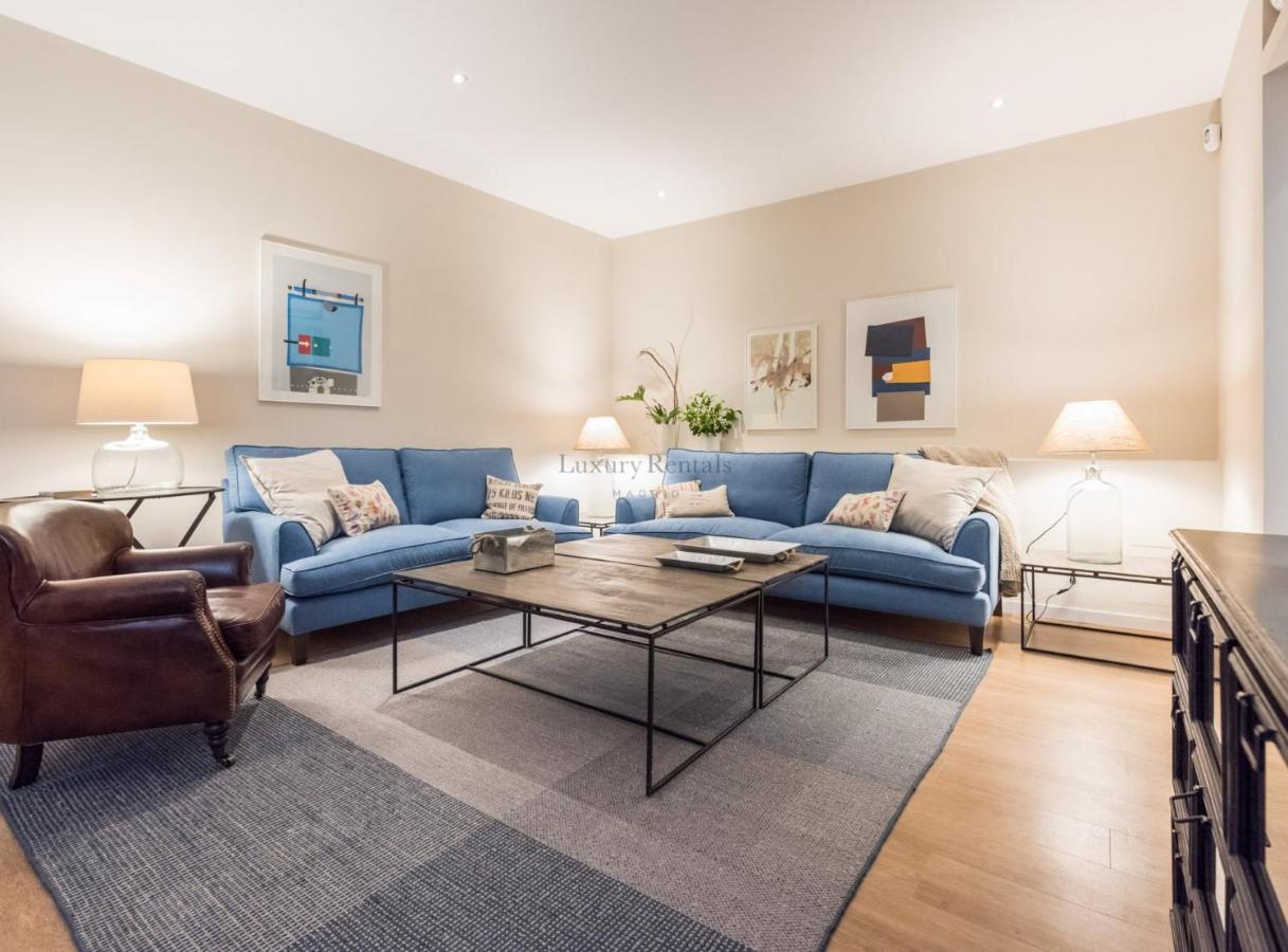 Opera I Apartment
