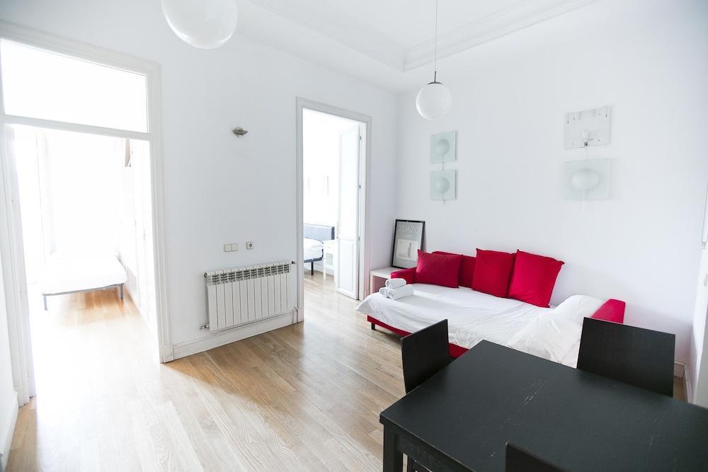 Hotel Apartamento Bailen 3*