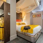 Suite Opium Den By Justine Apartments Apartamento Turistico En Madrid Rio