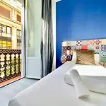 Charming Puerta Del Sol Center - 6 Bedrooms