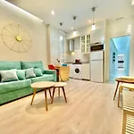 Charming Puerta Del Sol Center - 6 Bedrooms