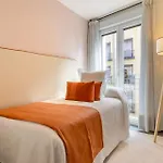 Authentic La Latina Getaway Just Steps From Madrid Iconic Rastro Latina Toledo X
