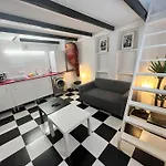 Nice Apartment At Street Level 20 Min From Sol-Piern
