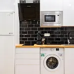 Stylish 1 Bedroom Apartment In Barrio Salamanca