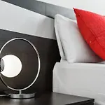 Modern 2 Bedroom Apartment Near Retiro Close To Metro