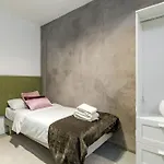 White Urban Vibes