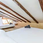 Apartamento Muy Amplio En Pleno Centro De Madrid