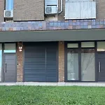 Gold Suite Aparment Wifi Ac Services E1