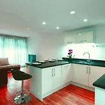 Apartment 4 Bedrooms Puerta De Alcala